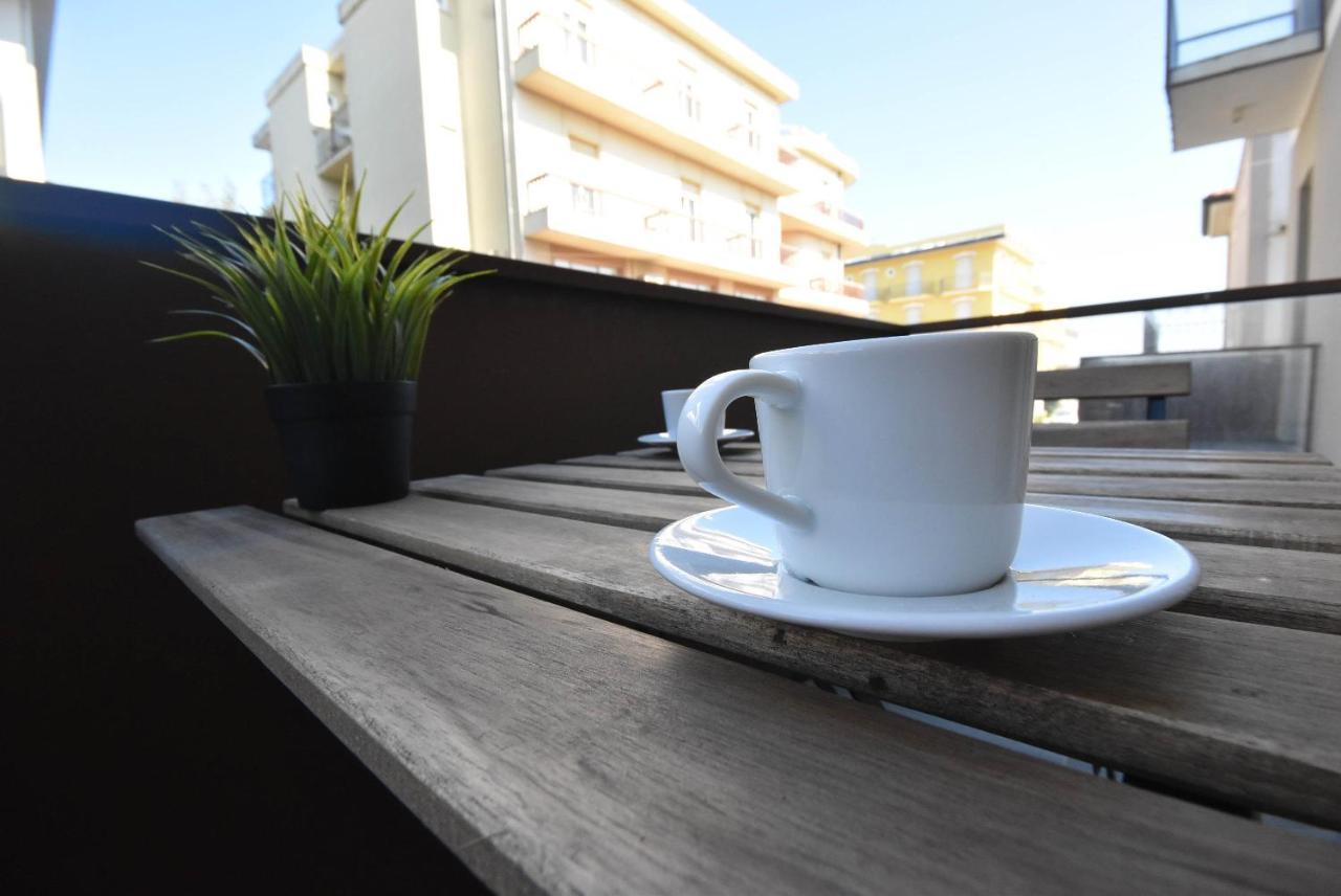 Hotel Crisvan Rimini Luaran gambar