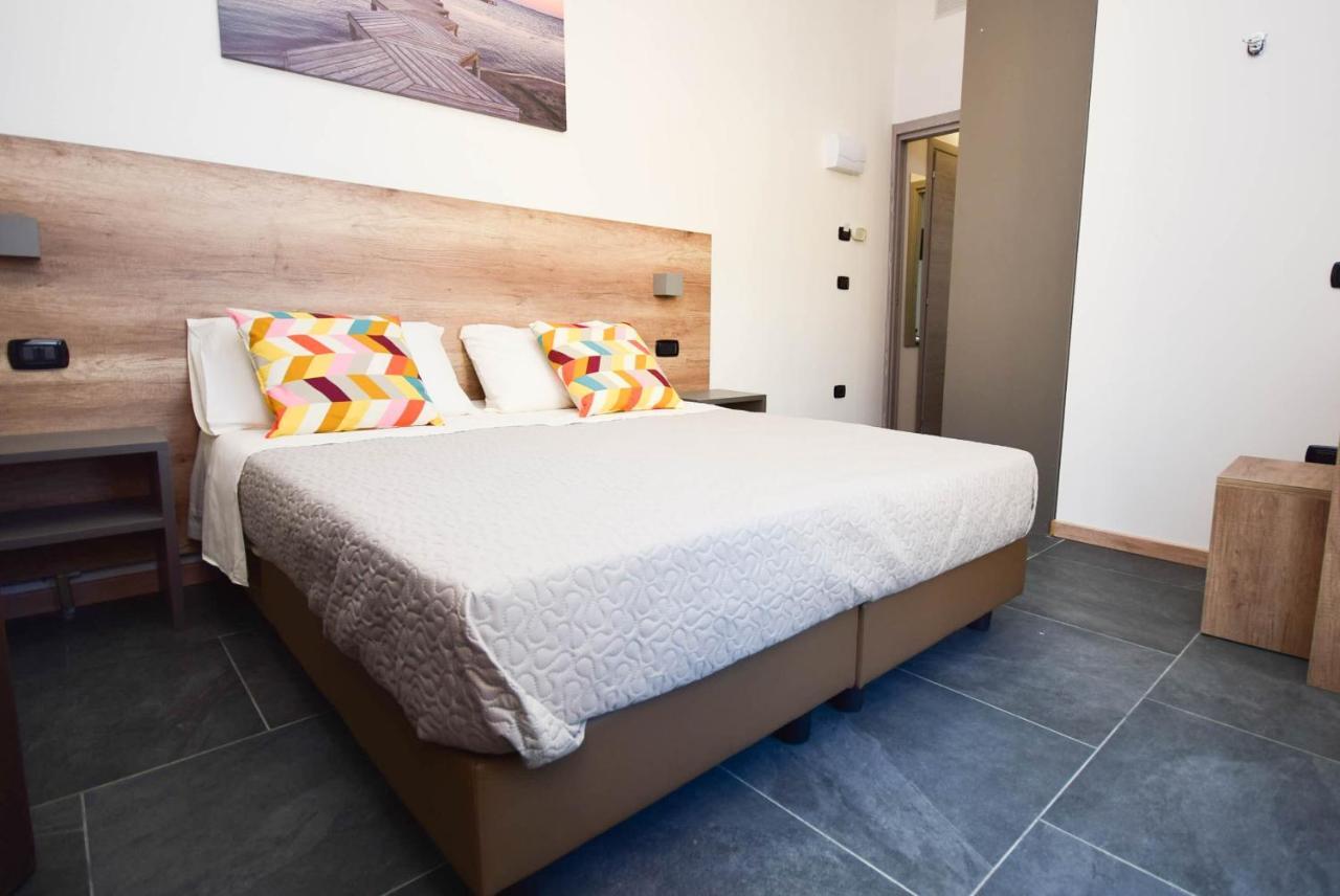 Hotel Crisvan Rimini Luaran gambar